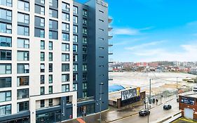 Funky Arcadian Centre Apartment By Azura Nights
